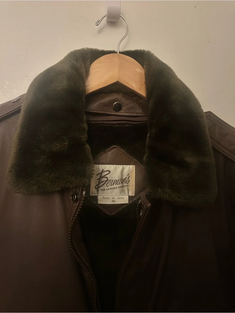 Vintage Men's Brown Leather Bomber Jacket with Fur Collar - Classic Aviator Styl